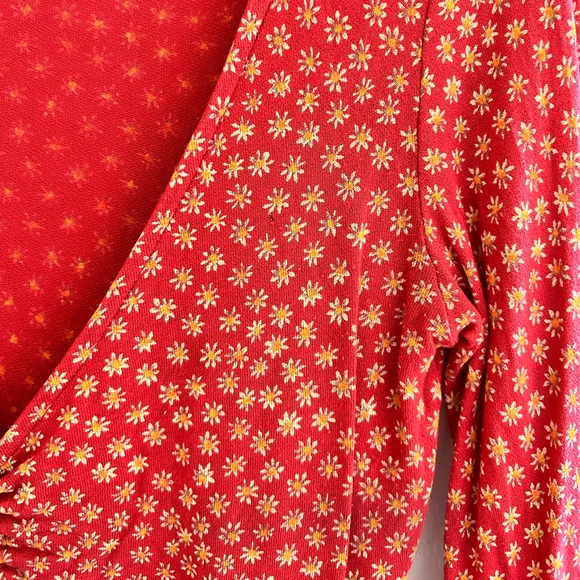 Urban Outfitters Red Daisy Drawstring Crop Top Size Medium - Picture 6 of 10